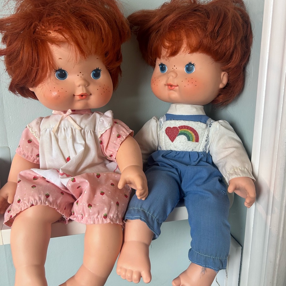 Kenner Strawberry Shortcake blow kiss baby dolls